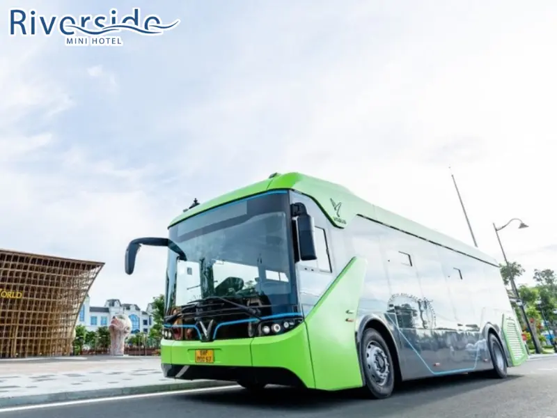 Xe bus đưa đón của Vinpearl